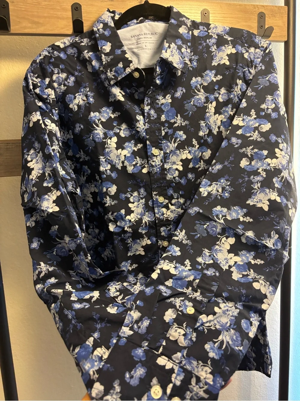 Banana Republic untucked slim luxe poplin blue Shirt with Floral design